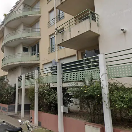 T2- 4 Pers-parking- דירה
